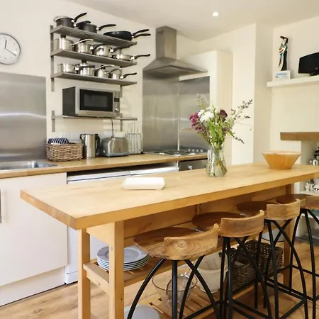 Town Centre Apartment With Parking Padstow Exterior photo