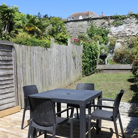 Town Centre Apartment With Parking Padstow Exterior photo