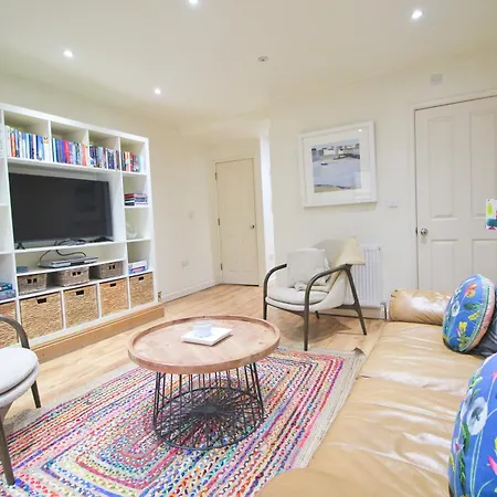 Town Centre Apartment With Parking Padstow Exterior photo