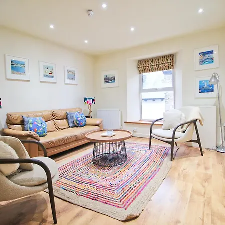 Town Centre Apartment With Parking Padstow Exterior photo