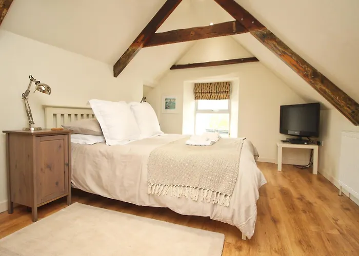 Town Centre Apartment With Parking